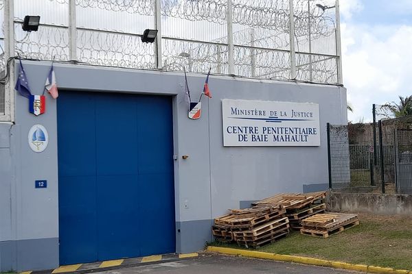 Prison de Baie-Mahault : les syndicats en grève pour dénoncer des conditions de travail intenables