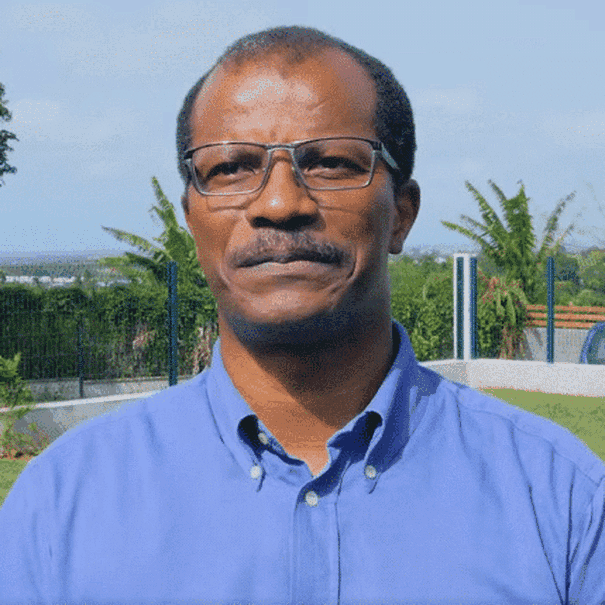 CHU de Guadeloupe : la direction tente de calmer la colère autour du Pr Larifla