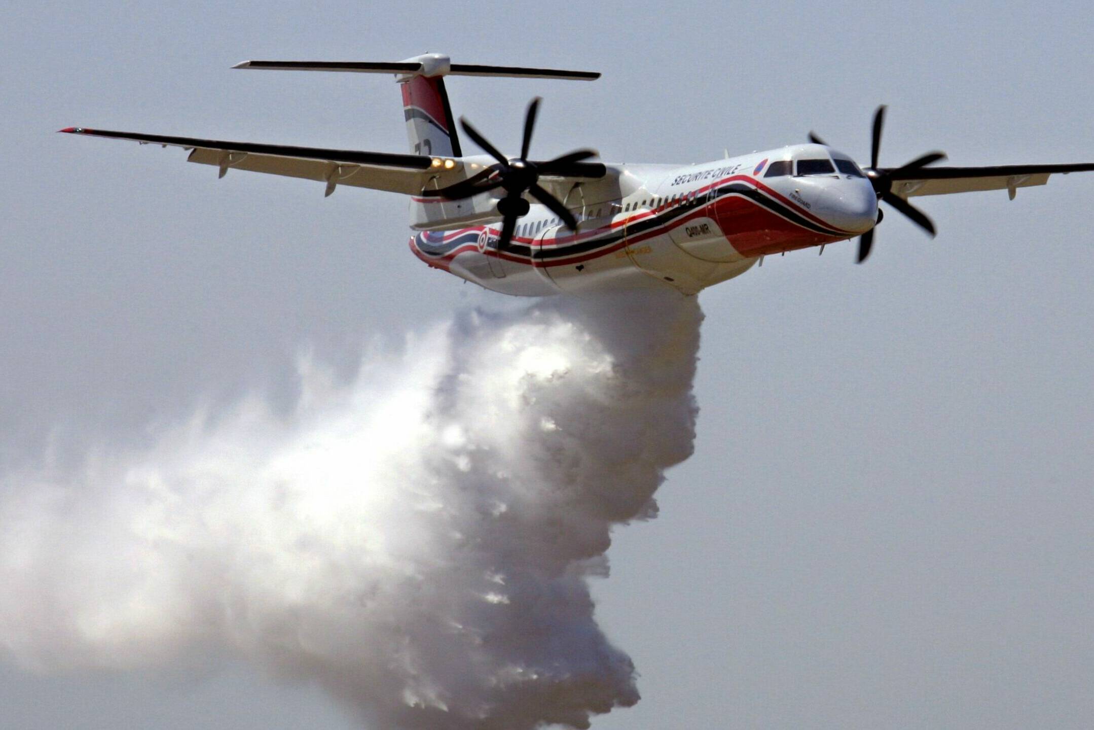La Réunion se prépare à la saison des feux : le Dash-8 et la sécurité civile en renfort