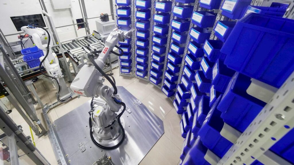 À Saint-Laurent-du-Maroni, un robot modernise la gestion des médicaments à l’hôpital