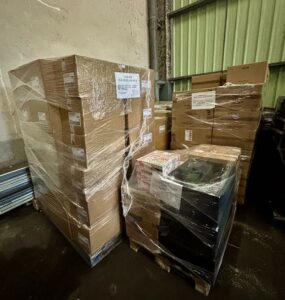 Le 16 septembre, les agents de la brigade des douanes de Baie-Mahault ont intercepté au port de Jarry un conteneur contenant plus d’1,1 tonne de cigarettes et 3 600 litres d’alcool frauduleux. La marchandise, dissimulée dans le cadre d’un trafic organisé, a été immédiatement saisie. Une personne a été interpellée sur place.