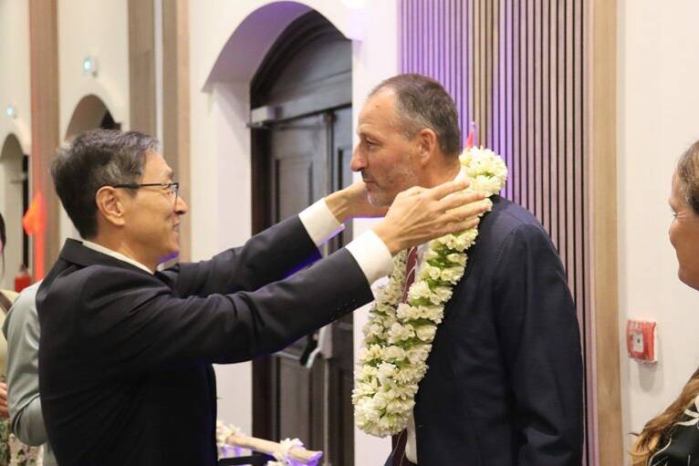 Recadré par le consul de Chine pour une visite à Taïwan, Teva Rohfritsch considère que le diplomate « va trop loin »