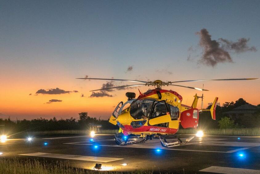 Sainte-Anne : un automobiliste grièvement blessé et héliporté au CHU