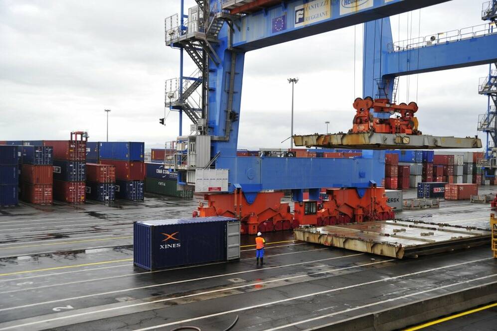 Martinique : chute spectaculaire d’un portique au Grand Port Maritime, deux blessés légers