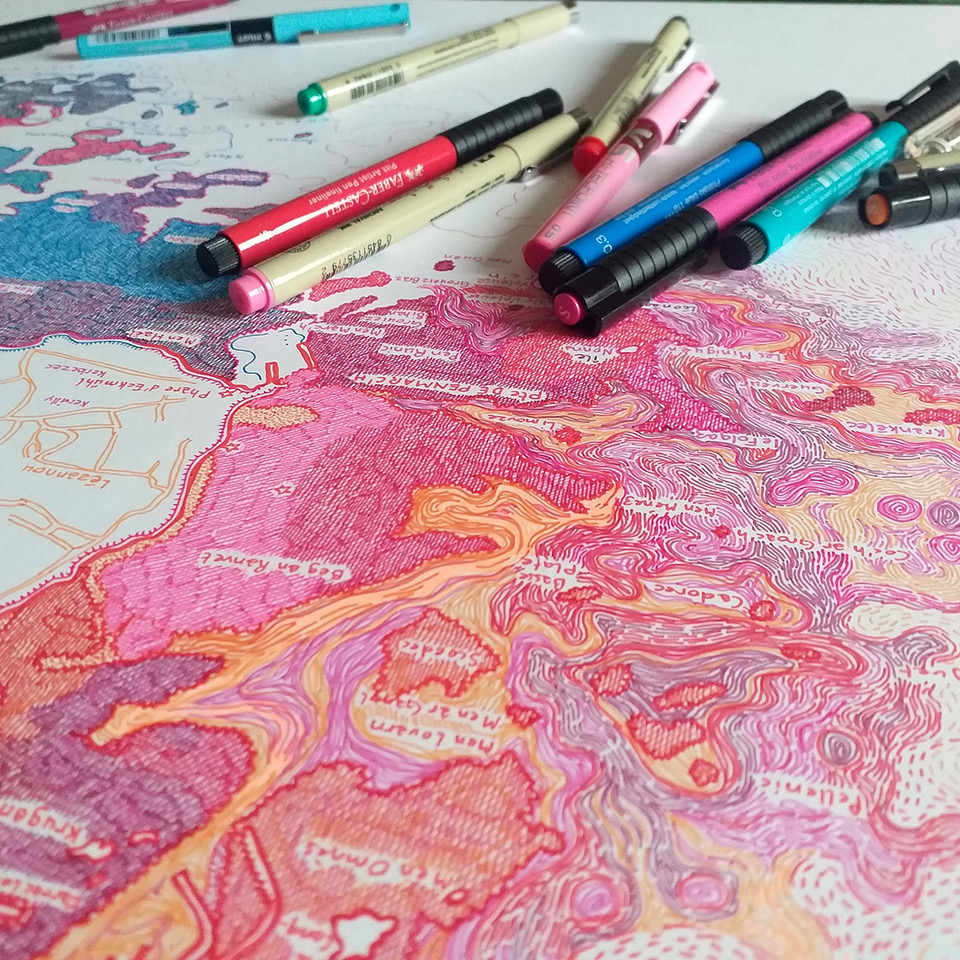 Formée aux Beaux-Arts, Marine Le Breton dévoile des cartes de Saint-Pierre-et-Miquelon tracées à la main