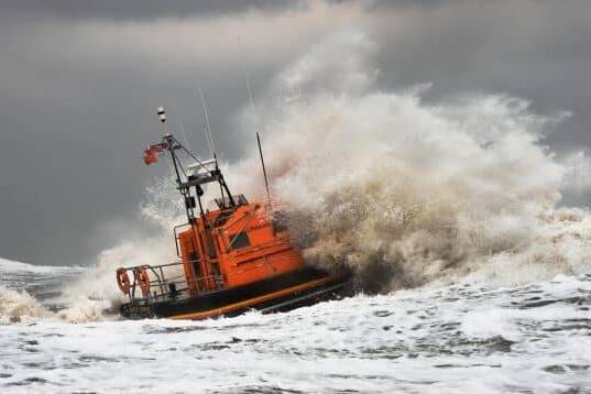 Saint-Pierre-et-Miquelon placé en vigilance jaune : vents violents et mer dangereuse attendus tout le week-end