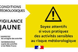 empête Jerry : la Guadeloupe sous surveillance, des pluies intenses et une houle dangereuse attendues