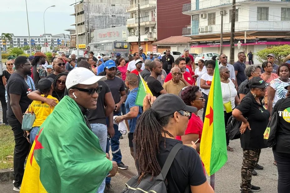 Guyane : indignation après des propos racistes d’un collégien et suspension de ses parents policiers