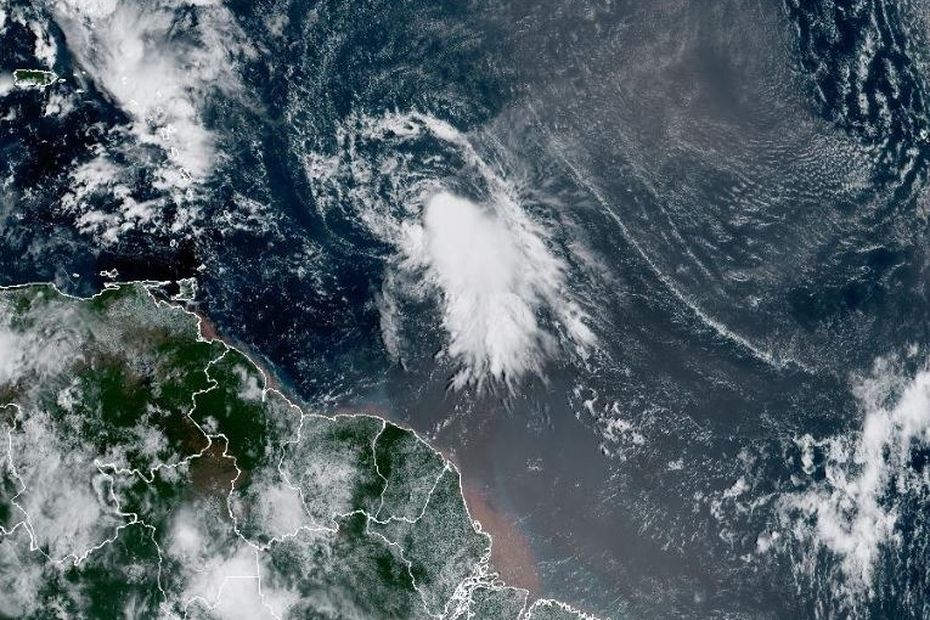 La tempête Jerry poursuit sa route au large des îles du Nord