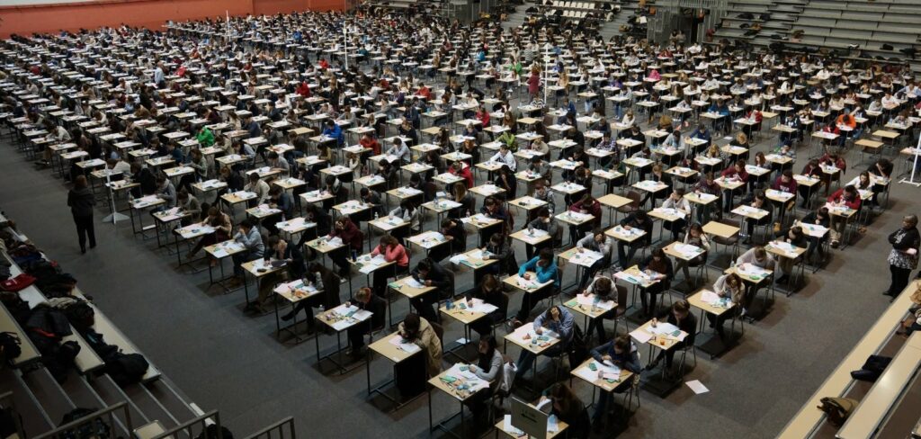 Concours d’internat annulé : un bug informatique provoque la colère des étudiants en médecine