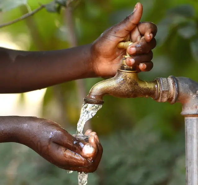 Eau potable en Guyane : la controverse enfle, les élus sommés d’assumer leurs responsabilités