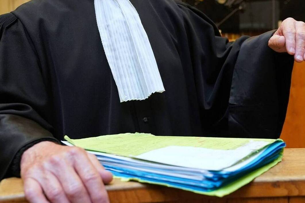 Capesterre-Belle-Eau : un jeune homme jugé pour violences sur sa mère et rébellion face à la police