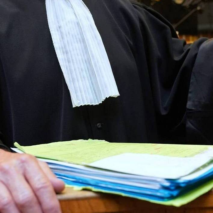 Capesterre-Belle-Eau : un jeune homme jugé pour violences sur sa mère et rébellion face à la police