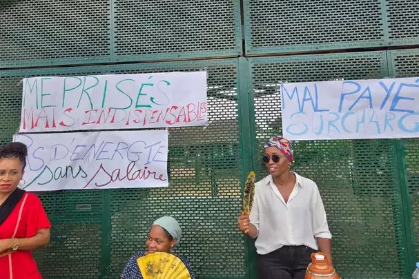 Mayotte : les enseignants du collège de M’tsangamouji bloquent l’établissement pour dénoncer le non-paiement de leurs salaires