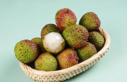 À La Réunion, le letchi vert séduit les consommateurs malgré un prix élevé