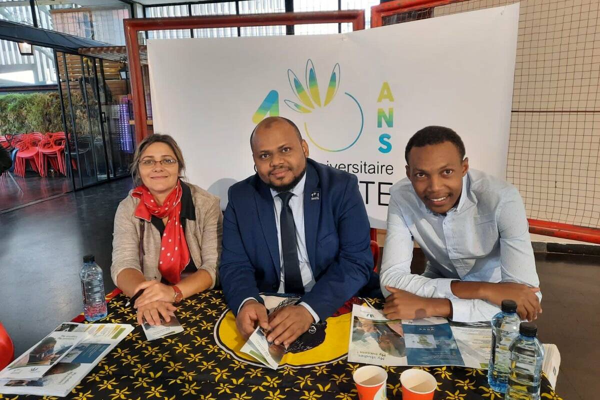 A Dakar, le président de l’Université de Mayotte distingué Docteur Honoris Causa, une fierté pour la République