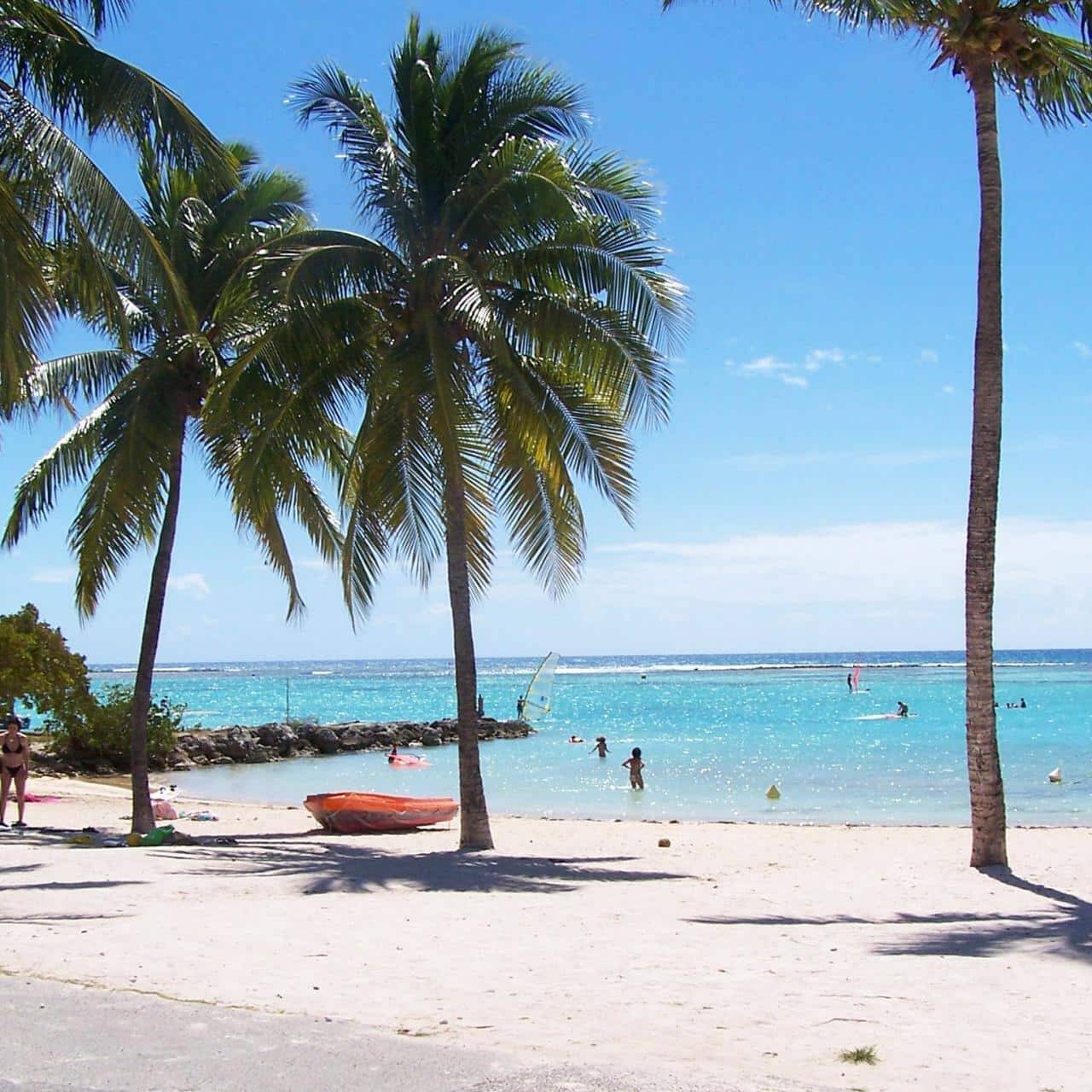Saint-François interdit les activités nautiques à la Coulée pour sécuriser les baigneurs