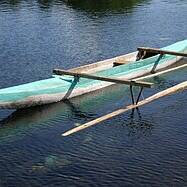 En Suisse, un rameur de Raiatea invente le va'a sur neige