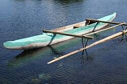 En Suisse, un rameur de Raiatea invente le va'a sur neige