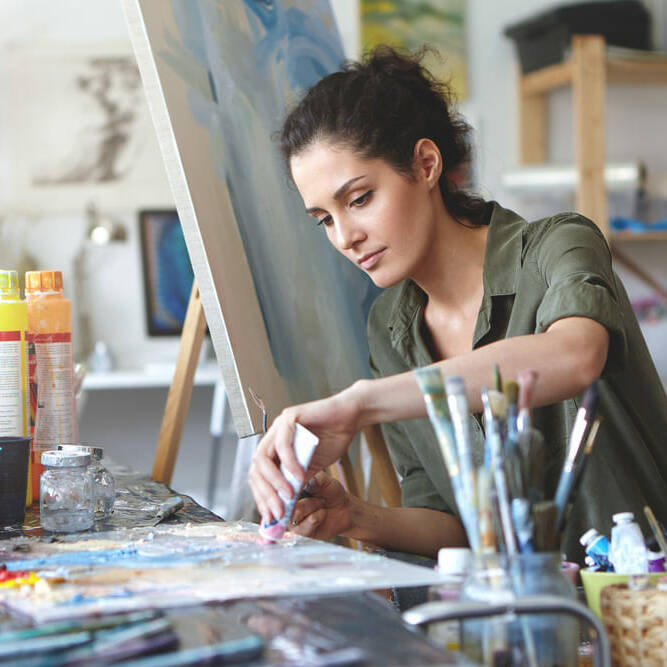 En Guyane, les artistes valident leur savoir-faire grâce à la VAE