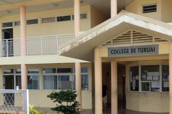 Mobilisation historique à Tubuai pour soutenir le principal suspendu du collège