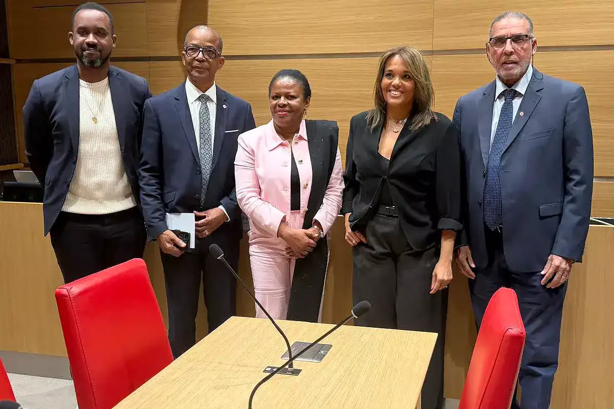 Mayotte, au cœur des tensions régionales : la diplomatie française en première ligne