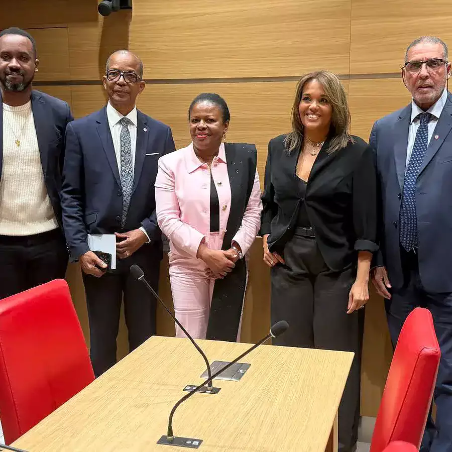 Mayotte, au cœur des tensions régionales : la diplomatie française en première ligne