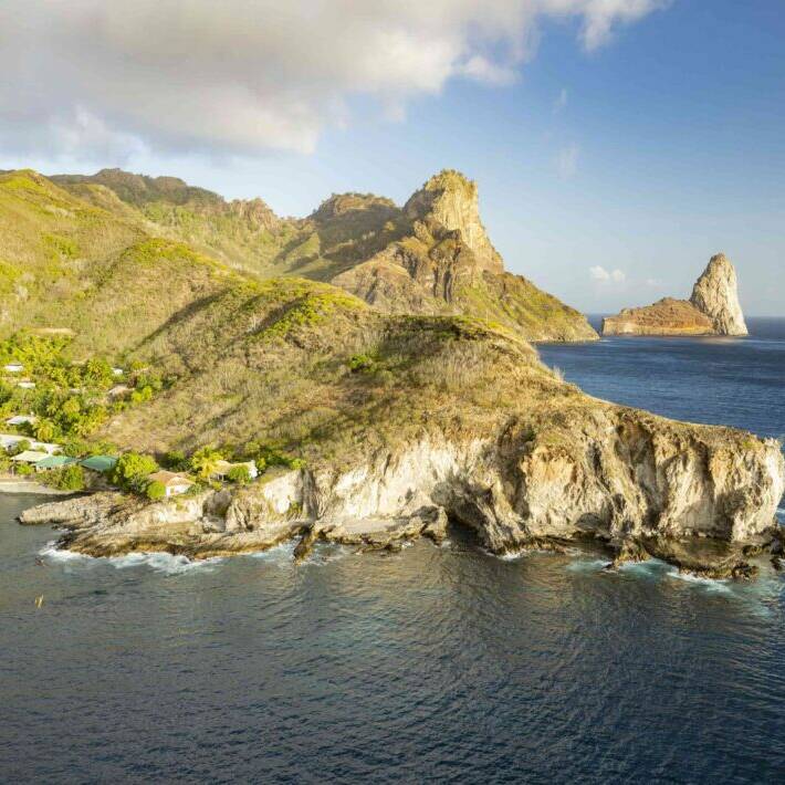 Ua Pou : un homme grièvement blessé après l’attaque d’un requin dans la baie de Hakahau