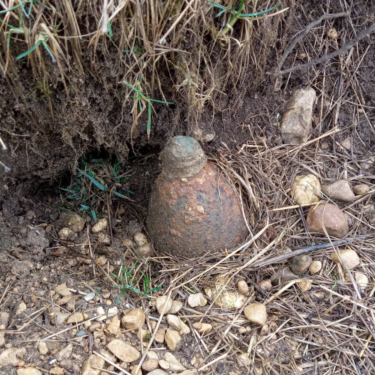 Nouméa : un obus mis au jour dans l’enceinte militaire, rappel de l’héritage encore présent de la Seconde Guerre mondiale