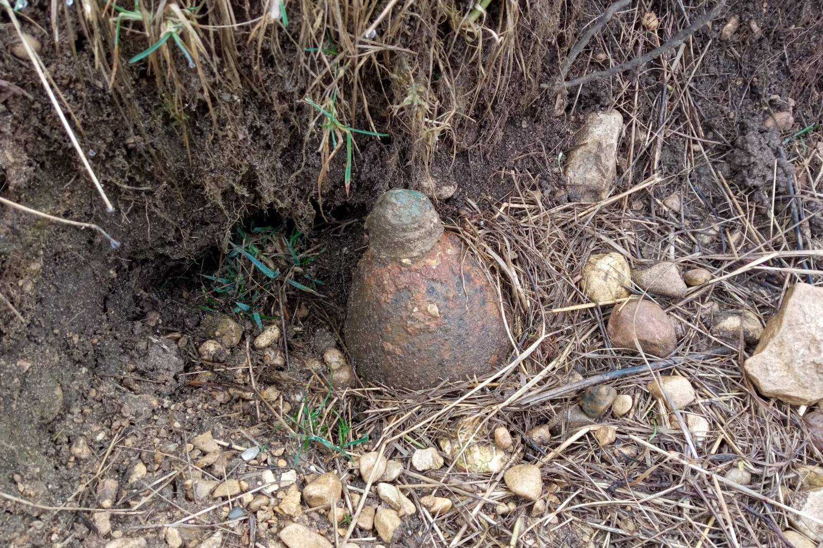Nouméa : un obus mis au jour dans l’enceinte militaire, rappel de l’héritage encore présent de la Seconde Guerre mondiale