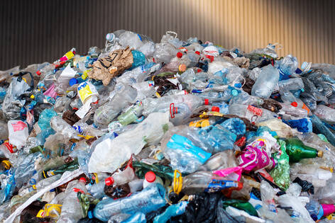 Guadeloupe : le SINNOVAL lance les premières colonnes semi-enterrées pour la collecte des déchets