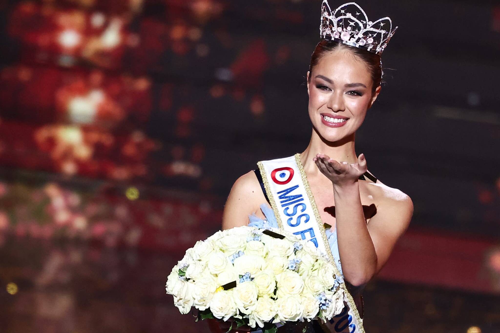 Miss France 2026 : le sacre d’Hinaupoko Deveze, une fierté polynésienne qui rayonne sur toute la Nation