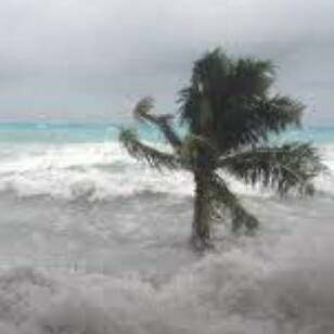 Tuamotu sous haute tension : orages violents, vents à 100 km/h et risk de submersion