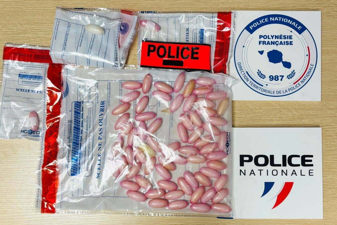 Tahiti : une mule interceptée avec 77 ovules d’ice, la filière stoppée par la police nationaleTahiti : une mule interceptée avec 77 ovules d’ice, la filière stoppée par la police nationale