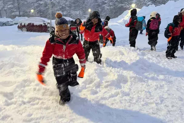Un voyage pour se reconstruire : des enfants ultramarins accueillis en Laponie grâce à la solidarité nationale