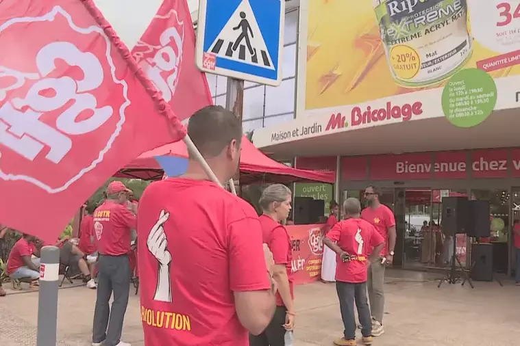 20 décembre à La Réunion : la CGTR mobilisée contre l’ouverture des centres commerciaux