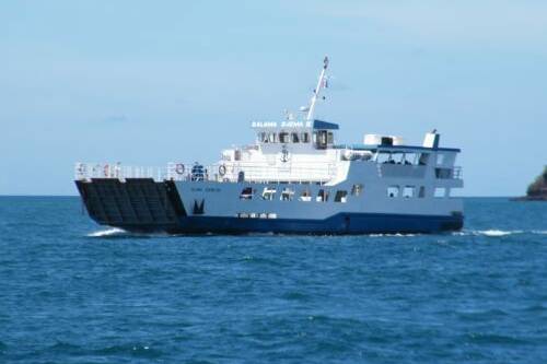 Mayotte met aux enchères deux anciennes barges, fin de parcours pour le Saffari Djema et le Maoré Mawa
