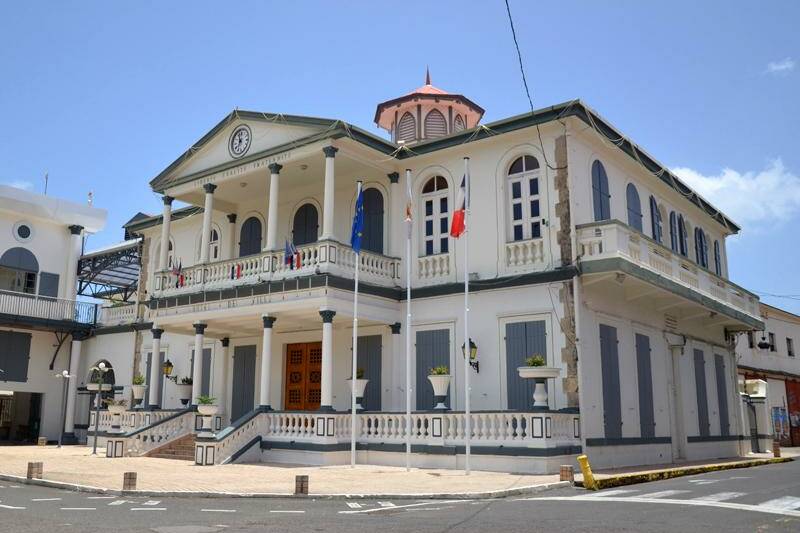 Basse-Terre contrainte de trouver une solution d’urgence pour la restauration scolaire après l’arrêt du groupe Datex