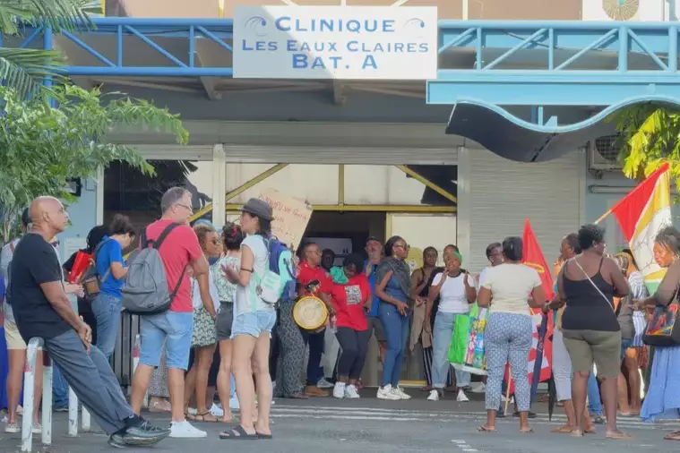 Grève illimitée dans deux cliniques guadeloupéennes : quand le blocage social fragilise l’accès aux soins