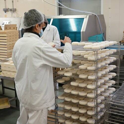 Du dombré à l’usine : la Guadeloupe montre qu’elle peut produire, transformer et exporter