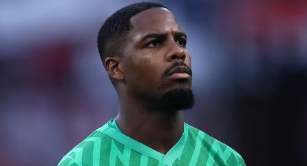 Mercato : Mike Maignan se projette à Milan et le club veut le verrouiller