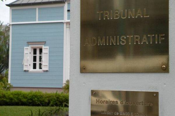 Grande Anse : la justice valide l’extension du bassin de baignade malgré l’opposition écologiste