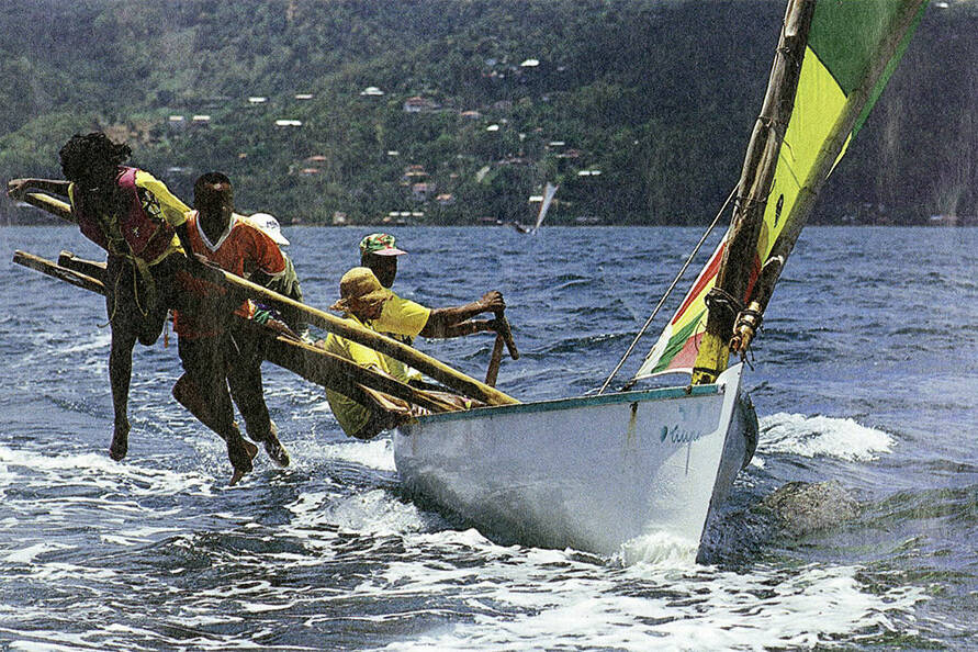 La yole ronde martiniquaise met le cap sur le Sénégal et l’île de Gorée
