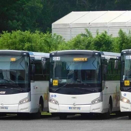 Mayotte : huit bus scolaires vandalisés, plusieurs lignes supprimées