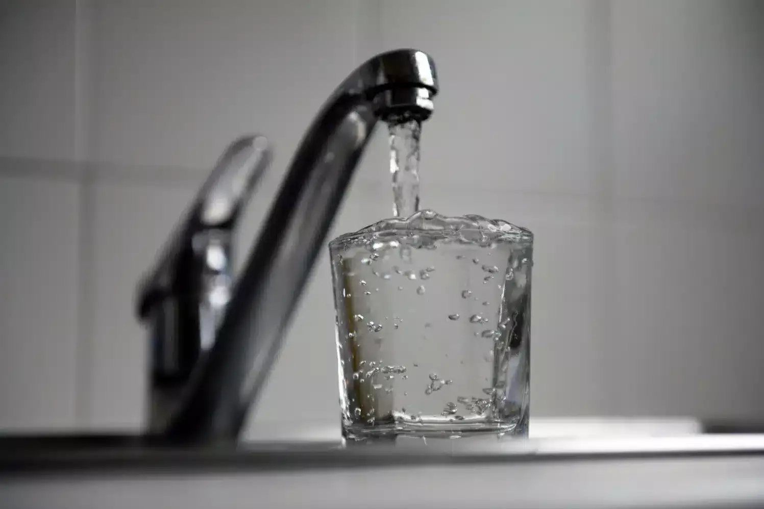 Mayotte : les pluies diluviennes retardent la distribution d’eau potable dans le nord-est de l’île