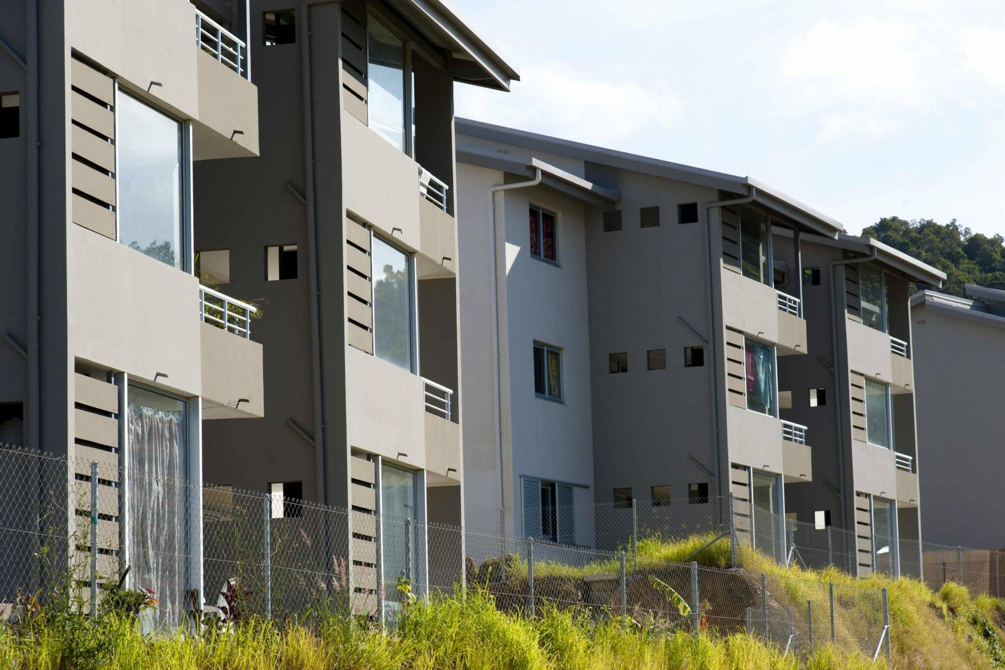 Nouvelle-Calédonie : les syndicats dénoncent la “captation” du Fonds social de l’habitat