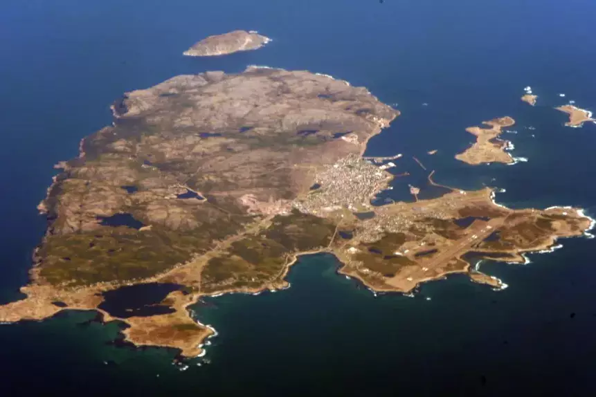 Saint-Pierre-et-Miquelon face au risque d’un recul de souveraineté aérienne au profit du Canada