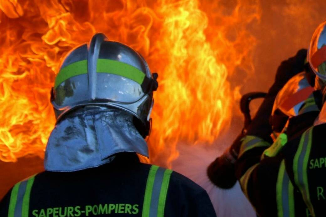 Incendie au Gosier : huit salariés d’une agence bancaire évacués par mesure de sécurité