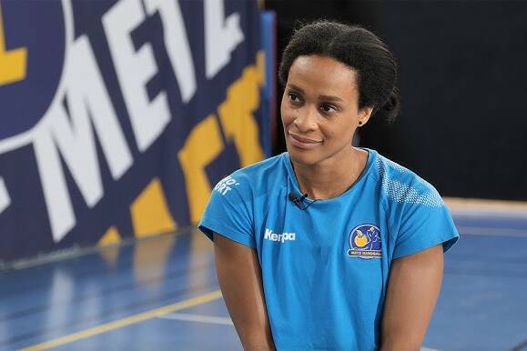 Allison Pineau entre au Panthéon du handball français