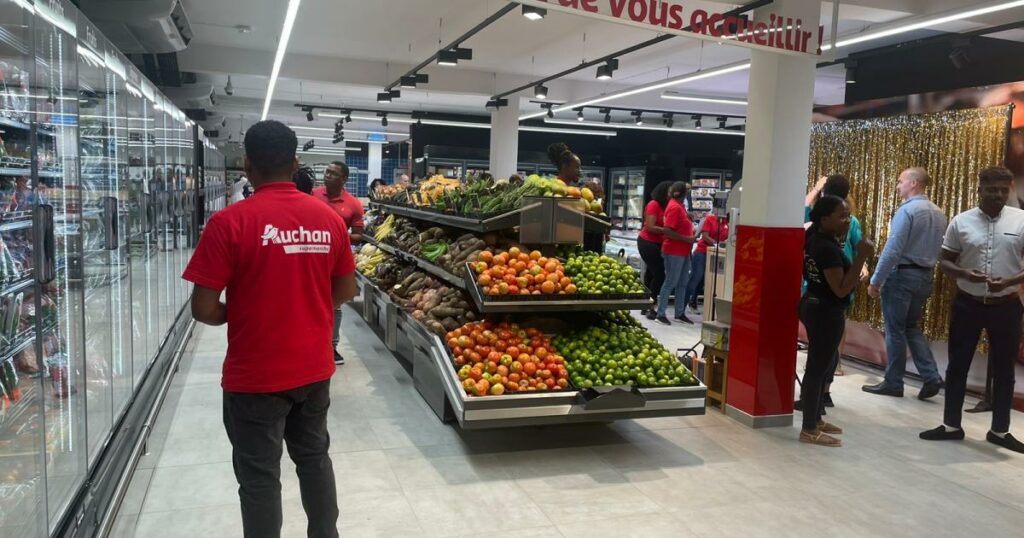 Vie chère en Guadeloupe : les consommateurs dénoncent un système verrouillé et réclament des sanctions